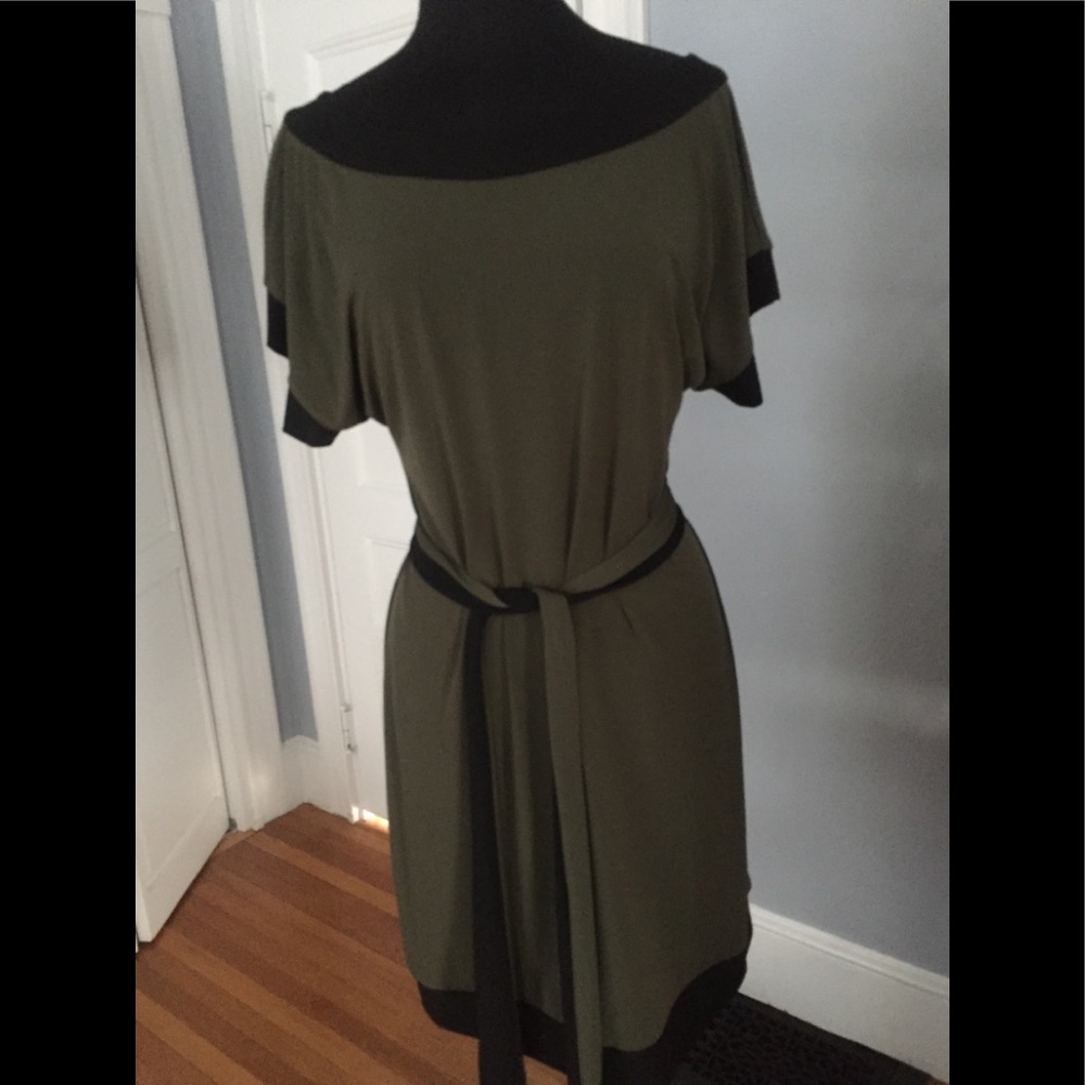 Green with black trim shift dress with tie belt